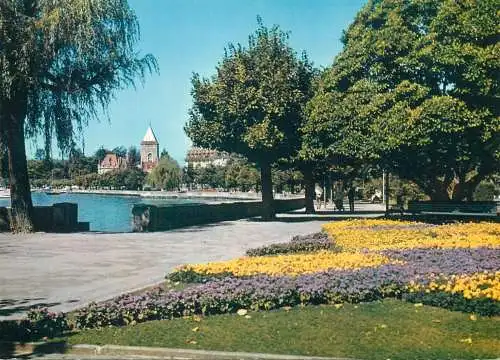Switzerland Les quais fleuris et le chateau