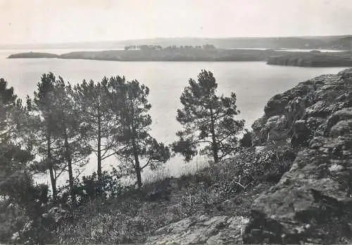 France Environs de Paimpol L'Entree de la Baie et la Falaise