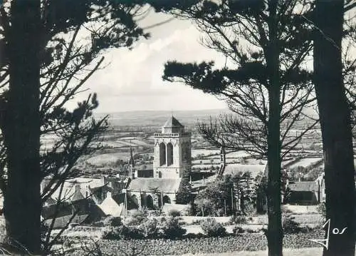 France Locronan vue generale de l'Eglise