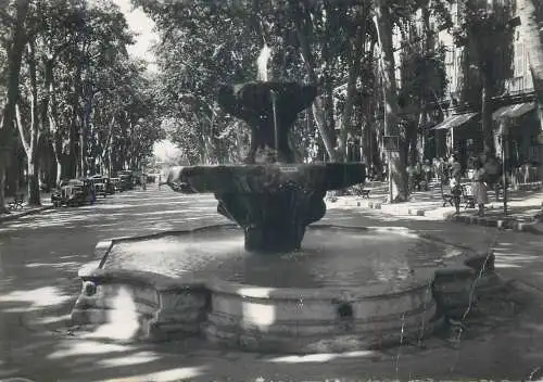 France Aix en Provence Cours Mirabeau Fontaine des Neuf-Canons