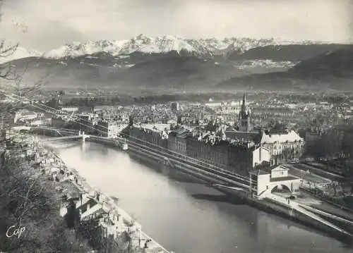 France Grenoble vue generale et le teleferique