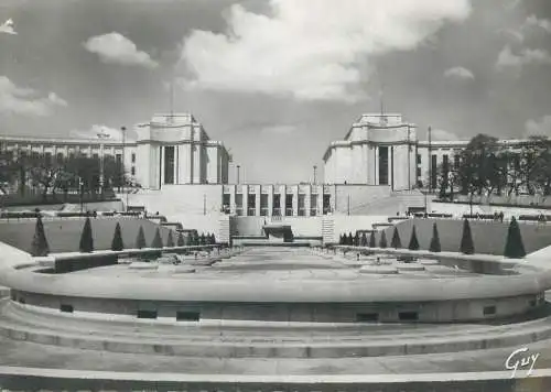 France Paris Le Palais de Chaillot vu des Jardins