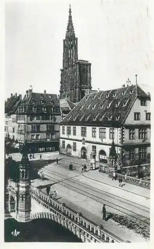 France Strasbourg Vue sur la Cathedrale et le Musee Historique