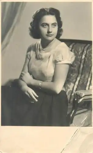 Social History elegant charming lady 1957 photo portrait
