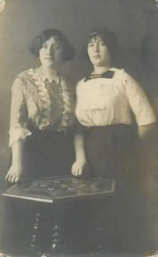 Social History elegant charming ladies vintage photo portrait