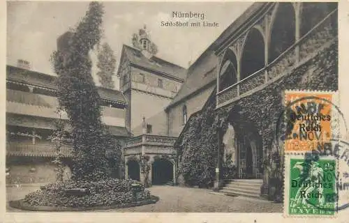 Postcard Germany > Bavaria > Nurnberg Schlosshof mit Linde
