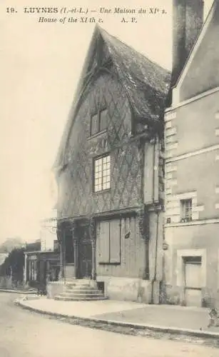 Postcard France Luynes house of the XI