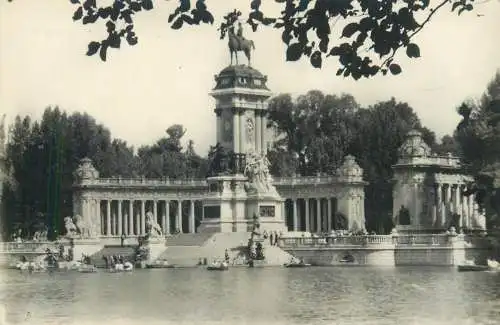 Postcard Spain Madrid retiro monumento a Alfonso XII