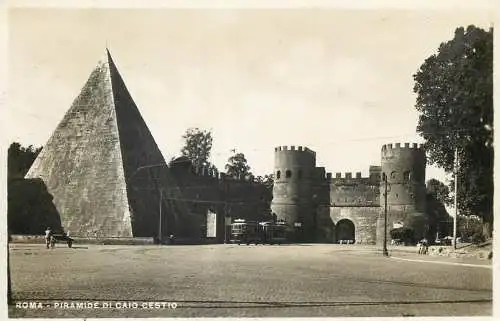 Italy Lazio Roma (Rome) Caius Cestius pyramid tramway