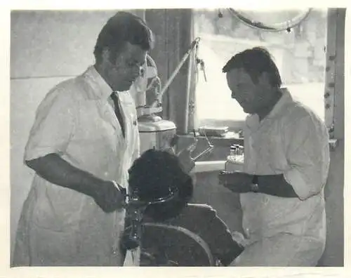 Photo ca. 7 x 9 cm dentistry