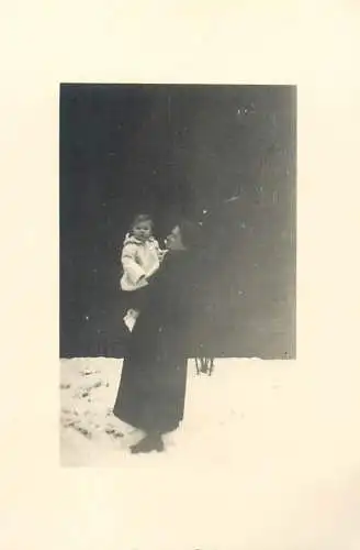 Photo ca. 6 x 9 cm instant photography woman and baby