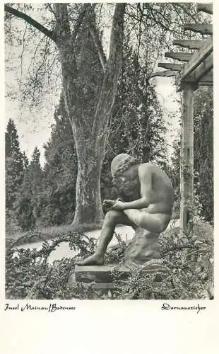 Germany Insel Mainau Bodensee Dornauszieher statue