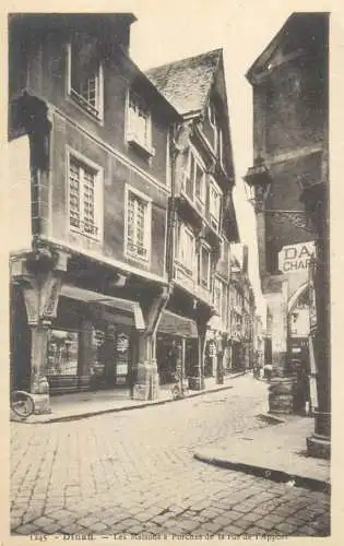 Postcard France Dinan les maisons a porches de la rue de l;Apport
