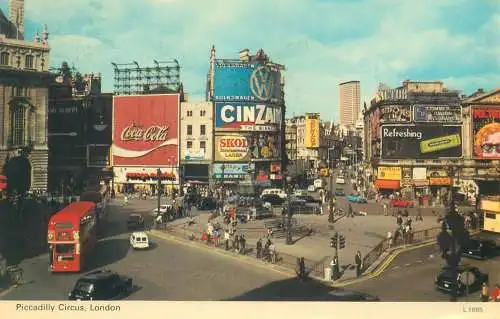 England London Piccadilly Circus 1977 Coca-Cola & Cinzano publicity postcard