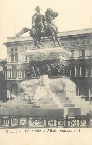 Postcard Italy Milano monumento a Vittorio Emanuele II