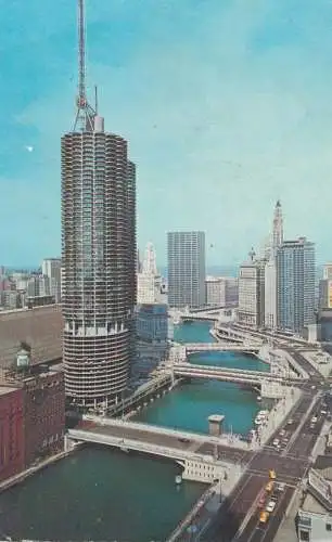 Postcard United States > IL - Illinois > Chicago Marina towers