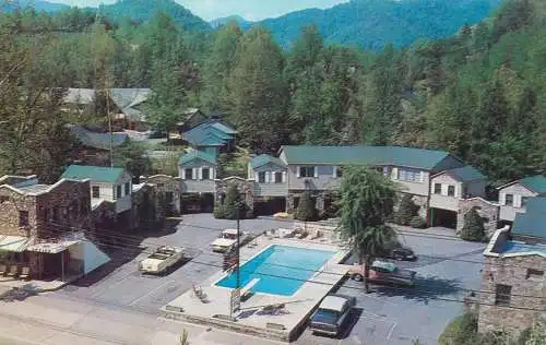 Postcard USA TN - Tennessee Gatlinburg park tourist court 1963