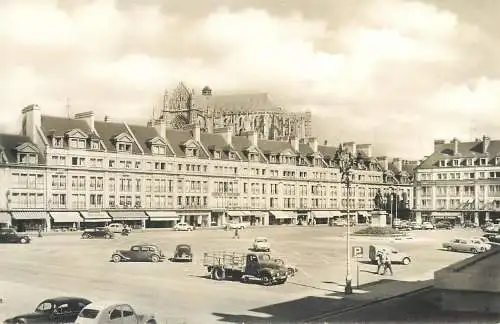 cpsm France Beauvais Place Jeanne Hachette