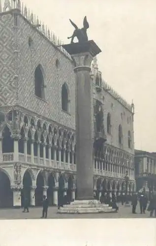 Postcard Italy > Veneto > Venezia (Venice) San Marco square and column
