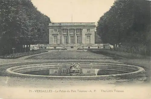 Postcard France Versailles le petit Trianon