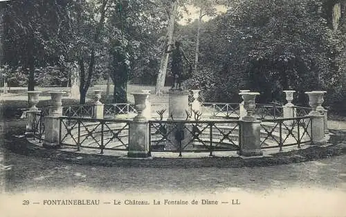 France Fontainebleau Le Chateau La Fontaine de Diane