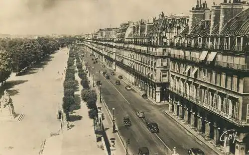 France Paris Rue de Rivoli et Jardin des Tuileries