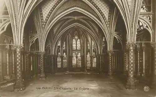 France Paris Ste Chapelle La Crypte