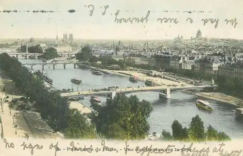 France Paris vue des ponts vers la cite vue generale
