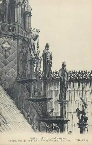 Postcard France Paris > Notre Dame de Paris contreforts de ;a F;eche