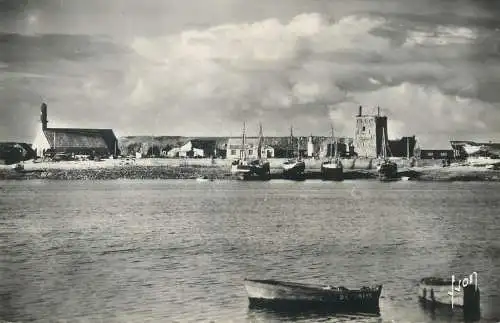 France Camaret Finistere La Chapelle de Rocamadour et le Chateau
