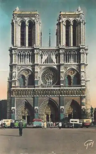 France Paris facade de la cathedrale Notre-Dame