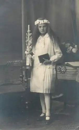 Communion / Konfirmation vintage photo postcard book candle dress