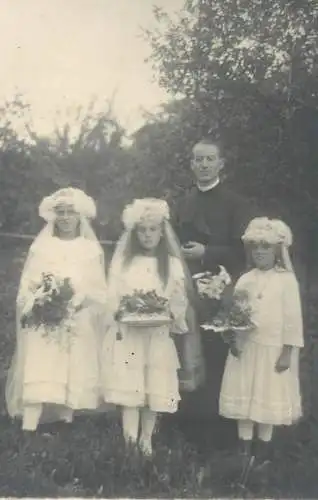 Communion / Konfirmation vintage photo postcard flowers elegance dress