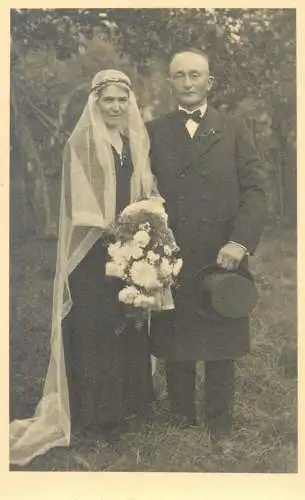 Vintage brides wedding groom & bride social history photo postcard veil elegance