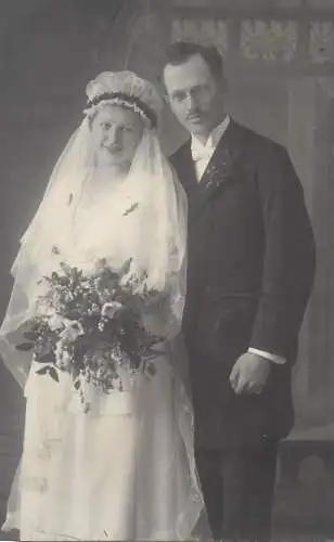 Vintage brides wedding groom & bride social history photo postcard veil elegance
