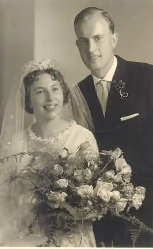 Vintage brides wedding groom & bride social history photo postcard bouquet veil