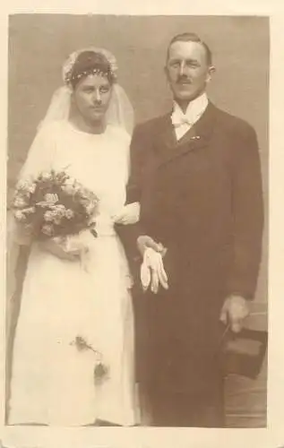 Vintage brides wedding groom & bride social history photo postcard bouquet veil