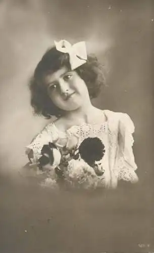 Postcard children Germany 1921 girl beauty innocence