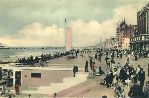 Postcard Belgium West Flanders Blankenberge la digue et les installations des bains