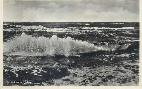 Postcard Netherlands de kokende golven sea