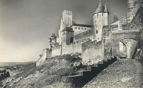 Postcard France Aude Carcassone porte chateau Comtal 1960
