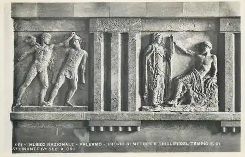 Postcard Italy Palermo museo nazionale fregio di metropole e triglifi del tempio