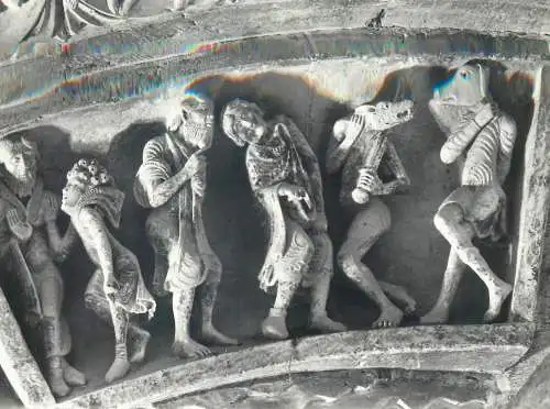 cpsm France Yonne > Vezelay eglise abbatiale de la Madelaine figures orientales