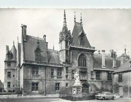 cpsm France Cher > Bourges facade du palais
