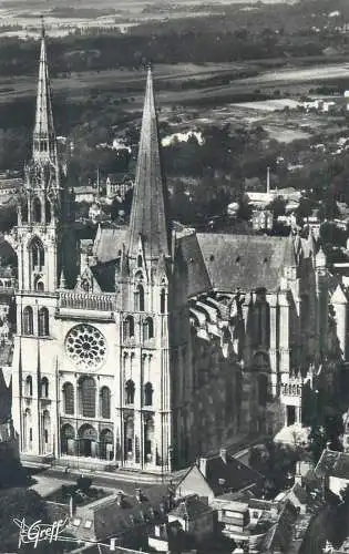 cpsm France Eure et Loir > Chartres la cathedrale vue d'avion