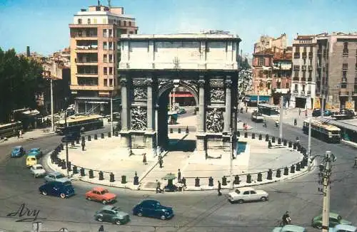 cpsm France Bouches-du-Rhône > Marseilles place Jules Guesde et arc de triomphe