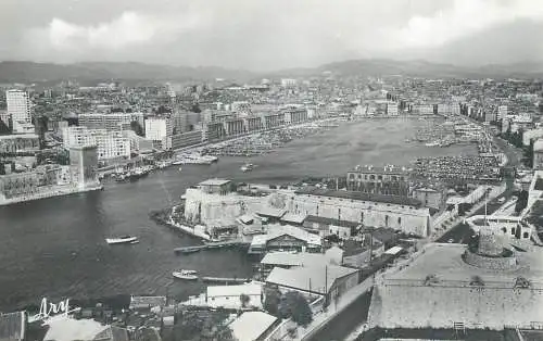 cpsm France Bouches-du-Rhône > Marseilles vue aerienne sur l'entree du port et la ville