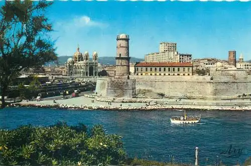 cpsm France Bouches-du-Rhône > Marseilles le Fort St. Jean et la cathedrale lighthouse