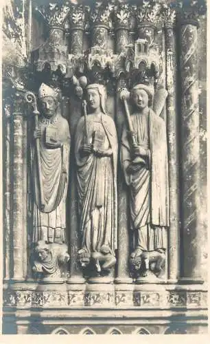 Postcard France Paris Eglise St. Germaiin l'Auxerrois statues du grand portail