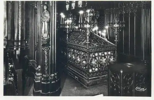 Postcard France eglise St-Etienne du Mont tombeau de Ste-Genevieve